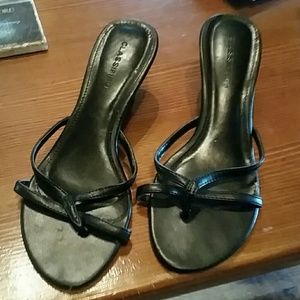 Thong kitten heel sandals Thong kitten heel sandals