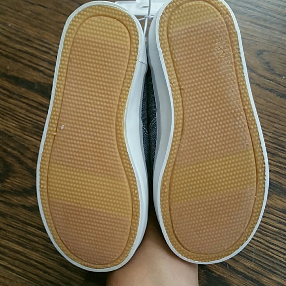 🆕 Old Navy shoes - Picture 2 of 2