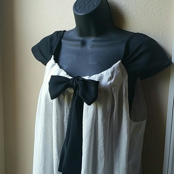 Anthropologie LILI'S Closet  white bow top
