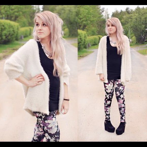 H&M Sweaters - H&M fluffy cardigan size 4