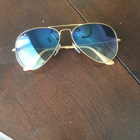 Aviator Style Women's Ray-Ban Sunglasses - Picture 2 of 4