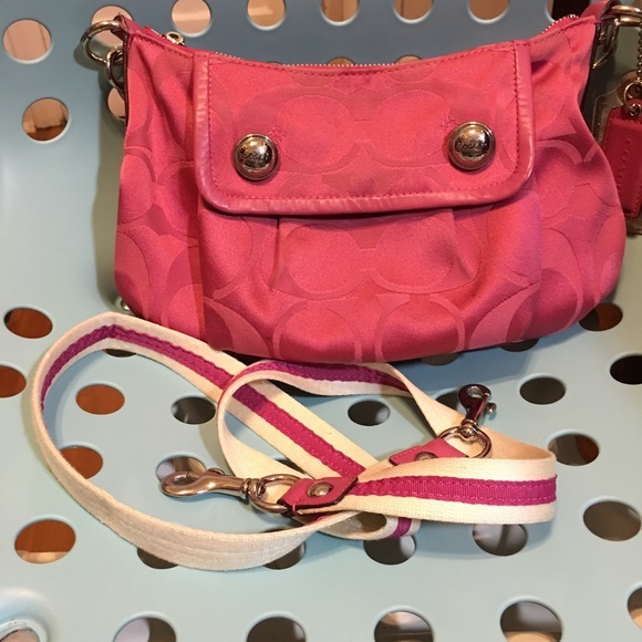 SOLD ***COACH AUTHENTIC PURSE