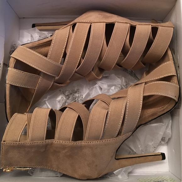 Fashion nova shoes brand new never worn