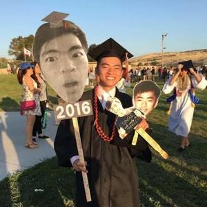 Meet your Posher, Nhan