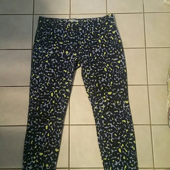 SOLD-----Gap Capri