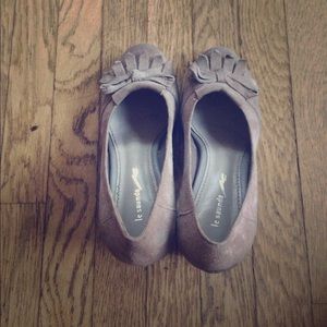 #Le saunda Beige Classic Comfy Mid heel