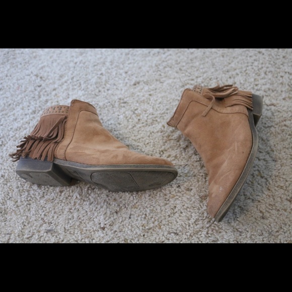 Fringe boots - Picture 2 of 2