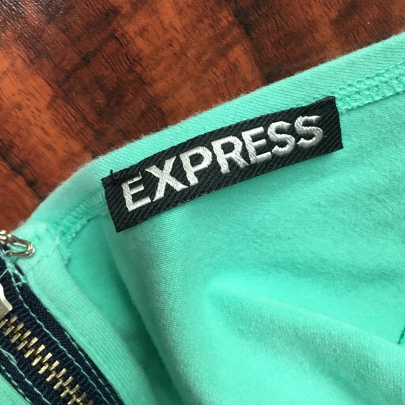 Dress - Picture 3 of 3