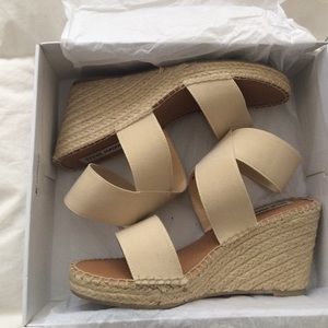 Brand new Steve Madden Espadrille wedges