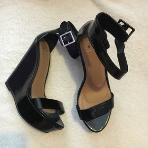 Stylish Black Wedges