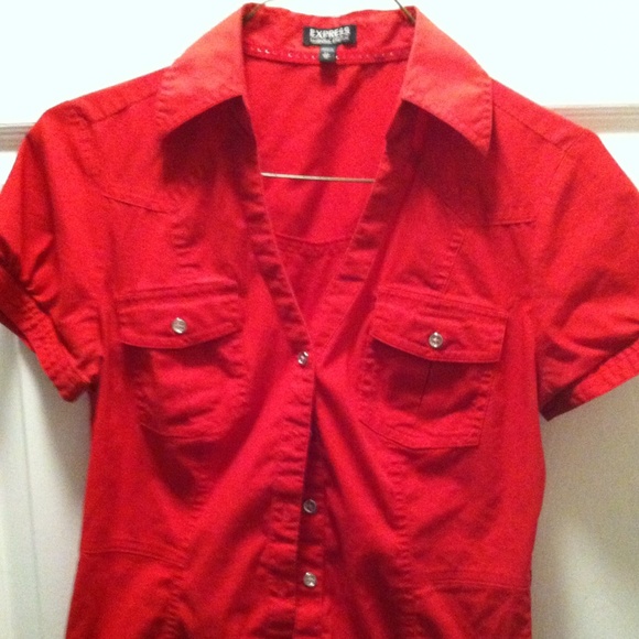 EXPRESS red button down fitted top