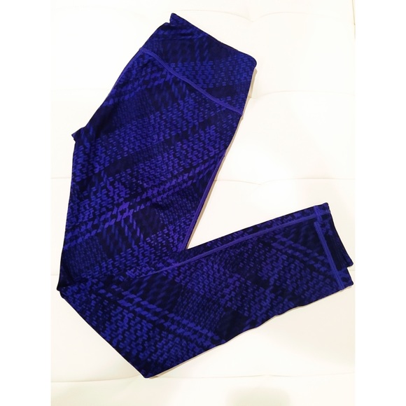 Athleta Reversible Workout Legging
