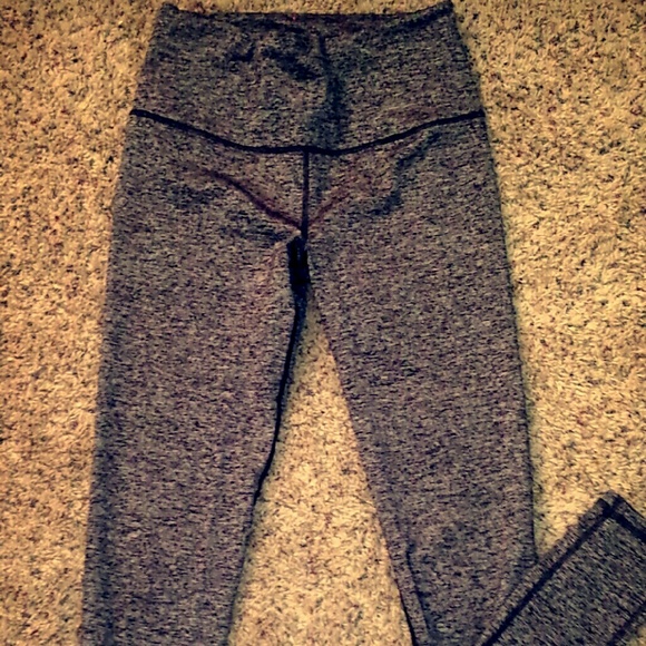 VICTORIA SECRET ACTIVE VSX LEGGINGS SIZE MD