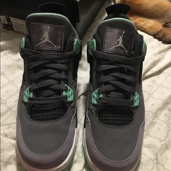 Green Glow 4 Retro Jordan's - Picture 2 of 4