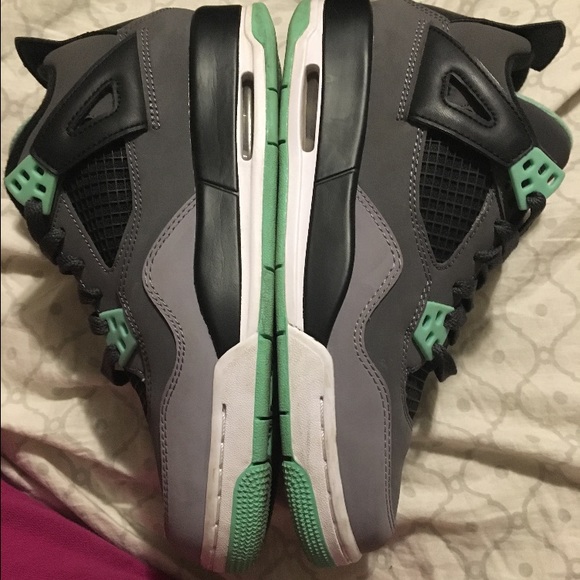 Green Glow 4 Retro Jordan's - Picture 3 of 4