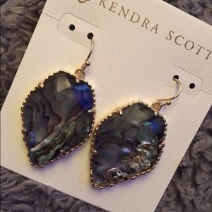 READ Kendra Scott Abalone Shell Corley