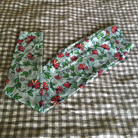 LuLaRoe blue floral leggings OS