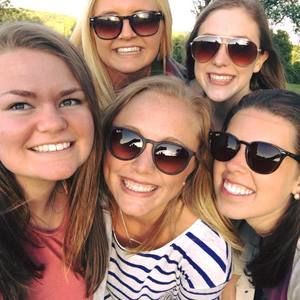 Meet your Posher, Emily