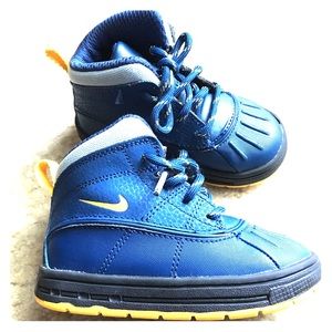 🎀Toddler Nike Boots🎀
