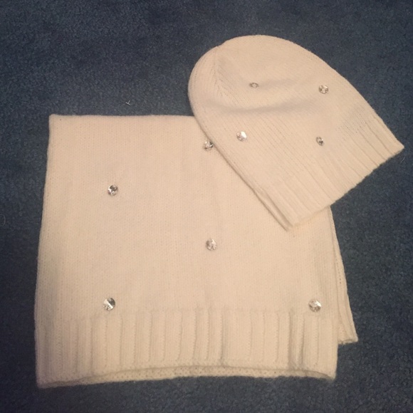 White Scarf and Hat Set