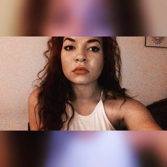 Meet your Posher, Bri - Picture 1 of 1