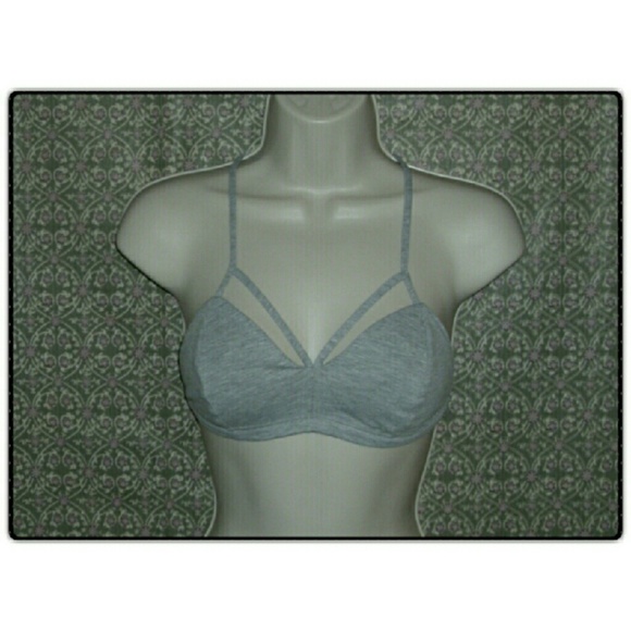 💋LAST ONE! MEDIUM BRALETTE!💋 - Picture 2 of 3