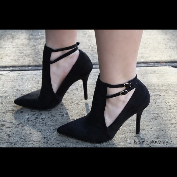Forever 21 black heels
