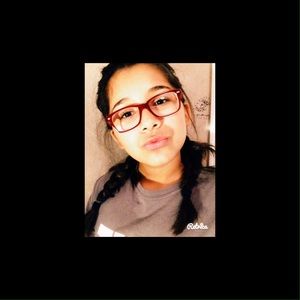 Meet your Posher, Cassandra