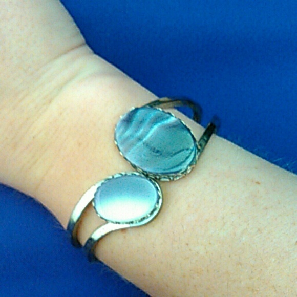 Purple and white silver hinged bracket - Picture 2 of 4