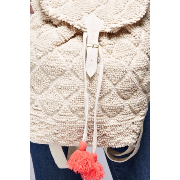 Knotted Yarn Backpack with Tassels - Picture 2 of 4
