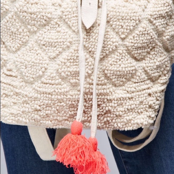 Knotted Yarn Backpack with Tassels - Picture 3 of 4