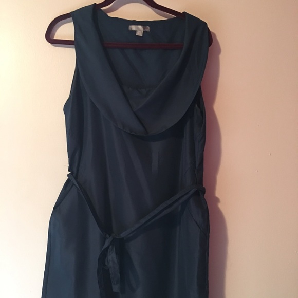 Short navy dress