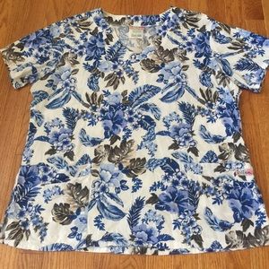 Uniform Advantage Hibiscus Print Scrub Top Large