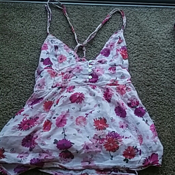 Strapping floral shirt