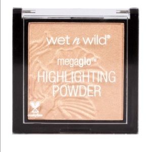 WetnWild highlighting powder