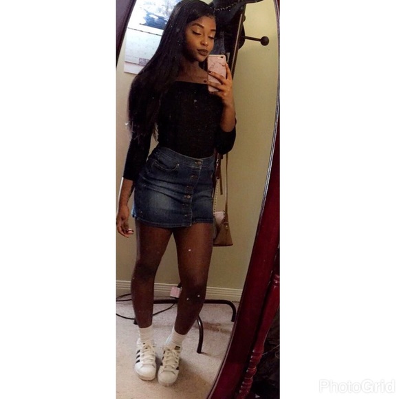 Sheek and Affordable Clothing and Accessories - Picture 4 of 4