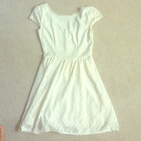 Short white lace dress