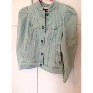 Light blue denim button-up jacket with puff sleeve
