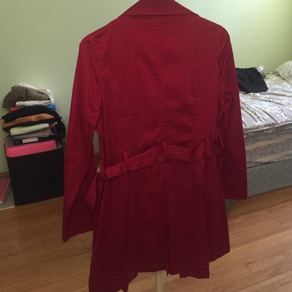 Red jacket - Picture 2 of 2