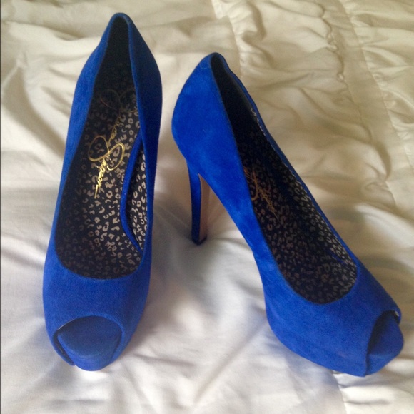 Jessica Simspon suede pumps 💙💙