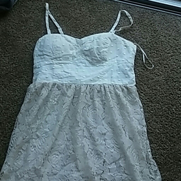 A white lace dress