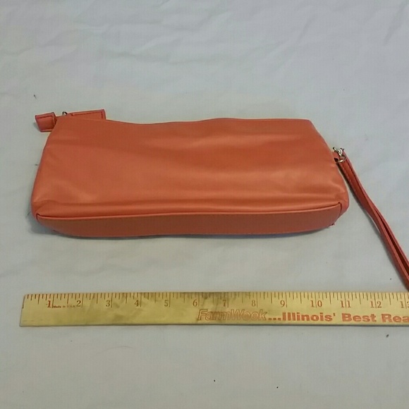 Coral faux leather wristlet - Picture 2 of 4