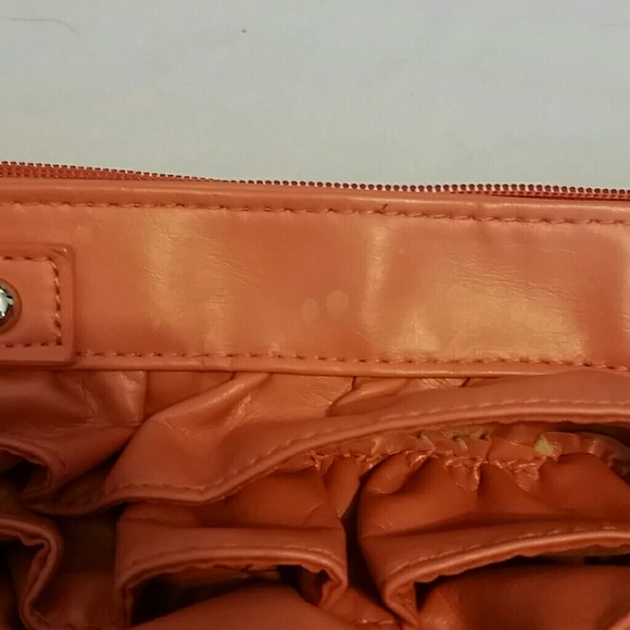 Coral faux leather wristlet - Picture 4 of 4