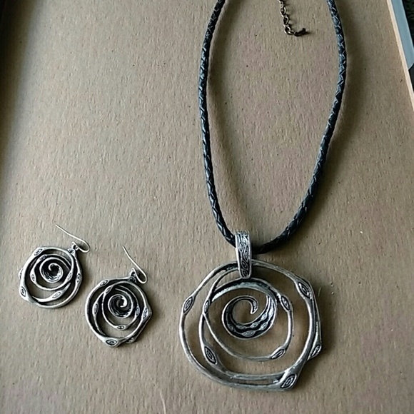 Premier jewelry Necklace & earrings set.