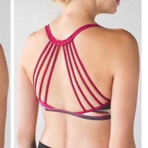 Brand NWT lululemon sports bra "lighten up bra"