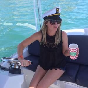 Meet your Posher, Leslie