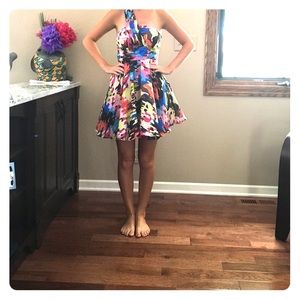 Colorful flowy dress that will impress! Worn once!