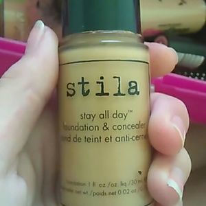 Stila's stay all day foundatiom