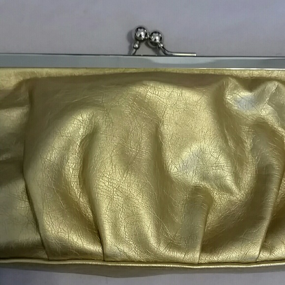 Gold faux leather clutch - Picture 3 of 4