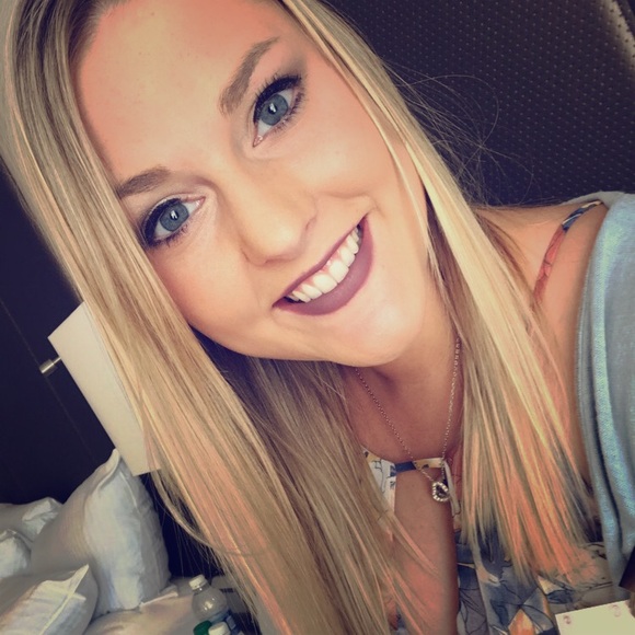 Meet your Posher, Cheyenne - Picture 1 of 1